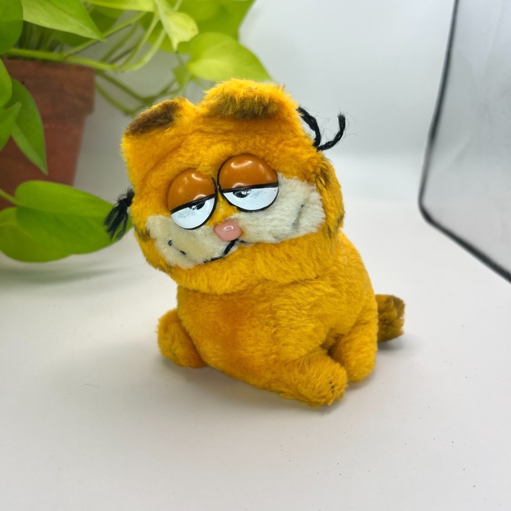 Garfield Plush Vintage Dakin Sleepy Eyes Stuffed Cat Toy Korea 1981